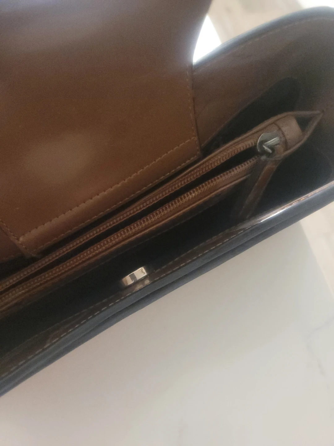 Guess Brown Shoulder Bag - photo 4