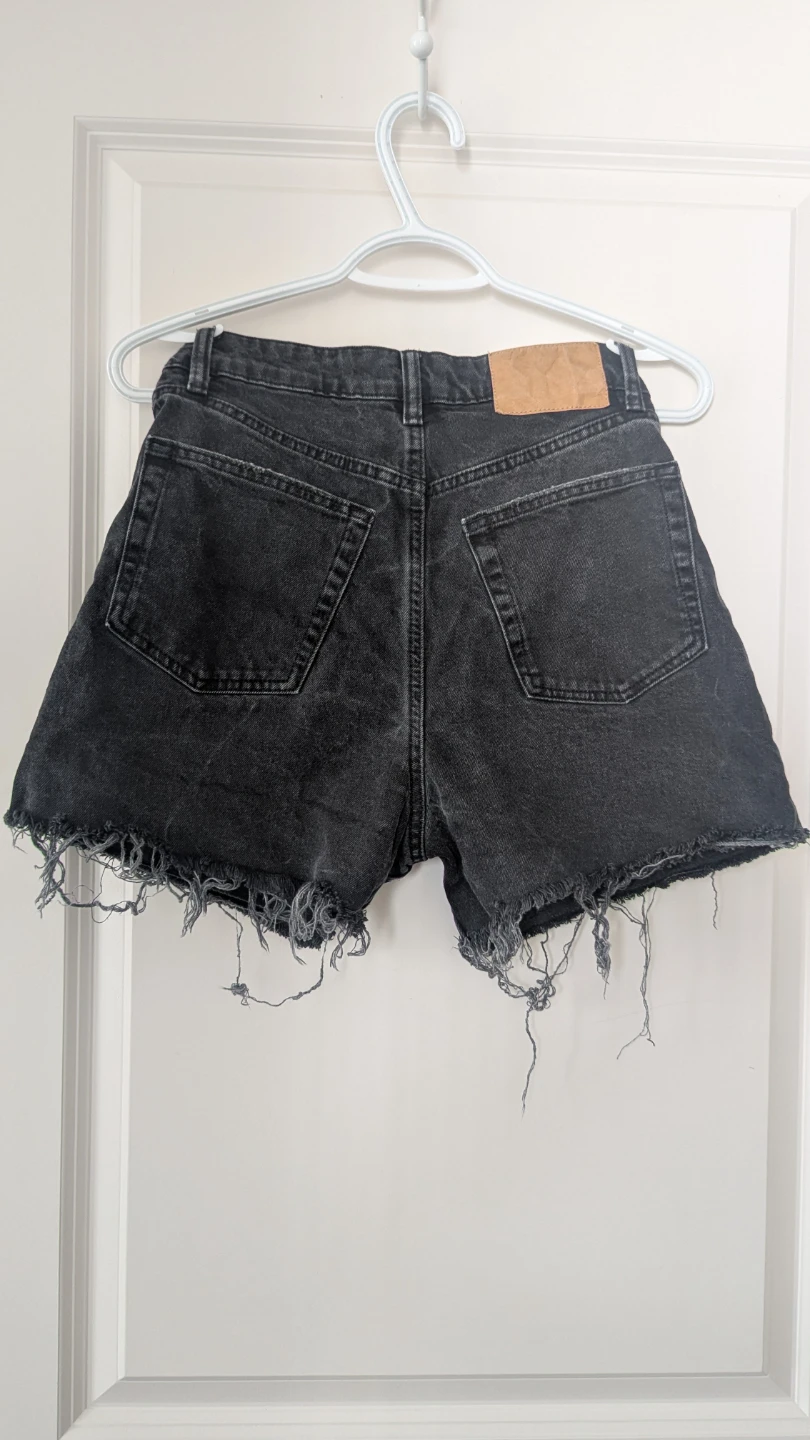 Black denim shorts - photo 2