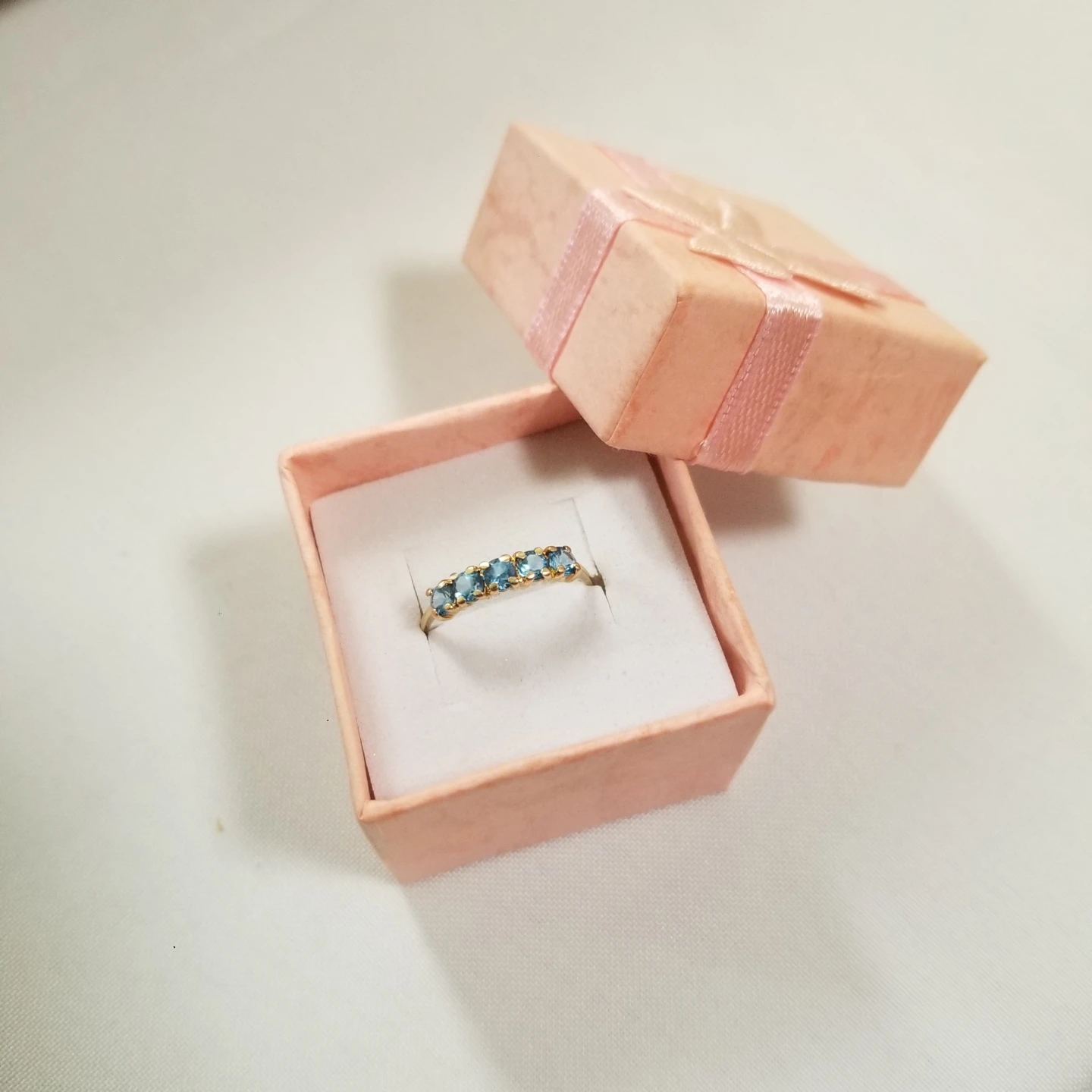 Like new 10K Real Gold With Blue Topaz