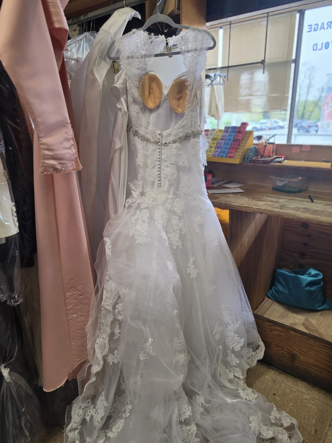 Title: Stunning Bridal Reflections Lace Gown + Matching Veil - photo 3