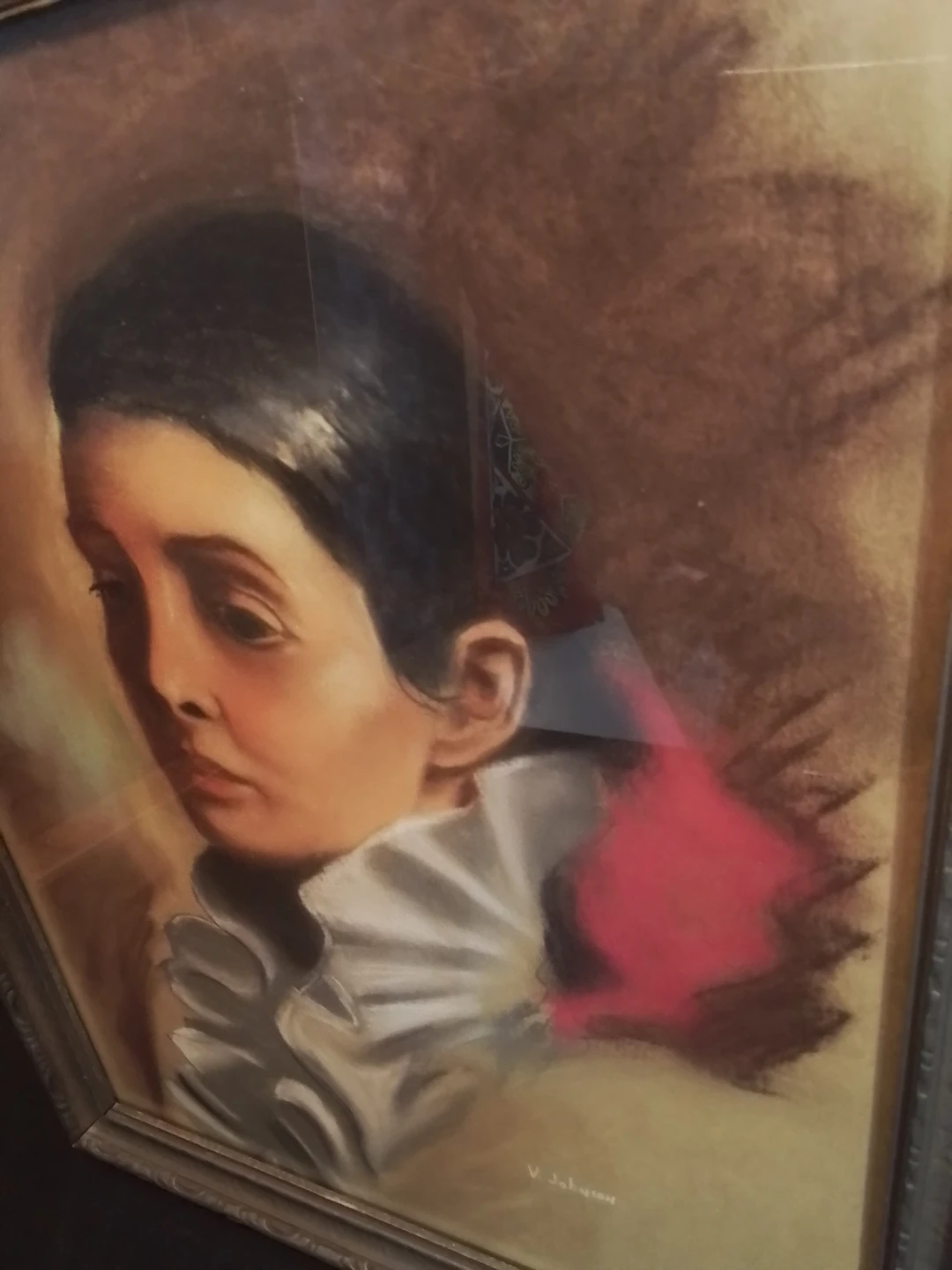 "Latin Lady" in an Art Deco style Pastel Painting by V. Johnson - photo 3