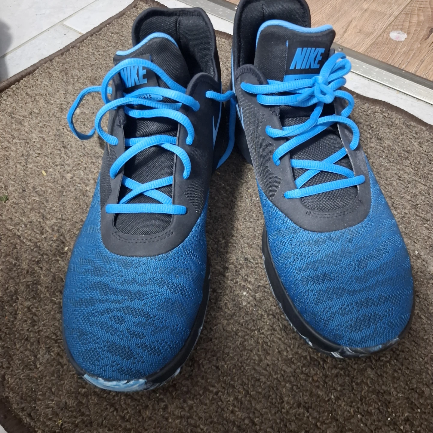 Nike Running Shoes Men's Size 9.5 - photo 2