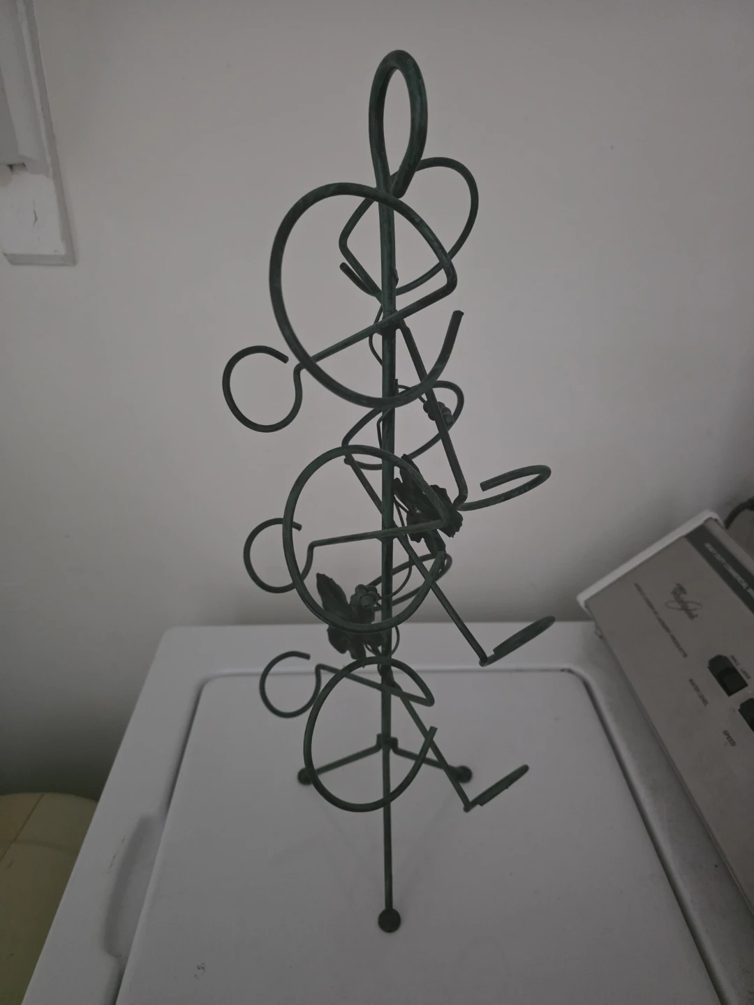 Metal vine Wine Rack
