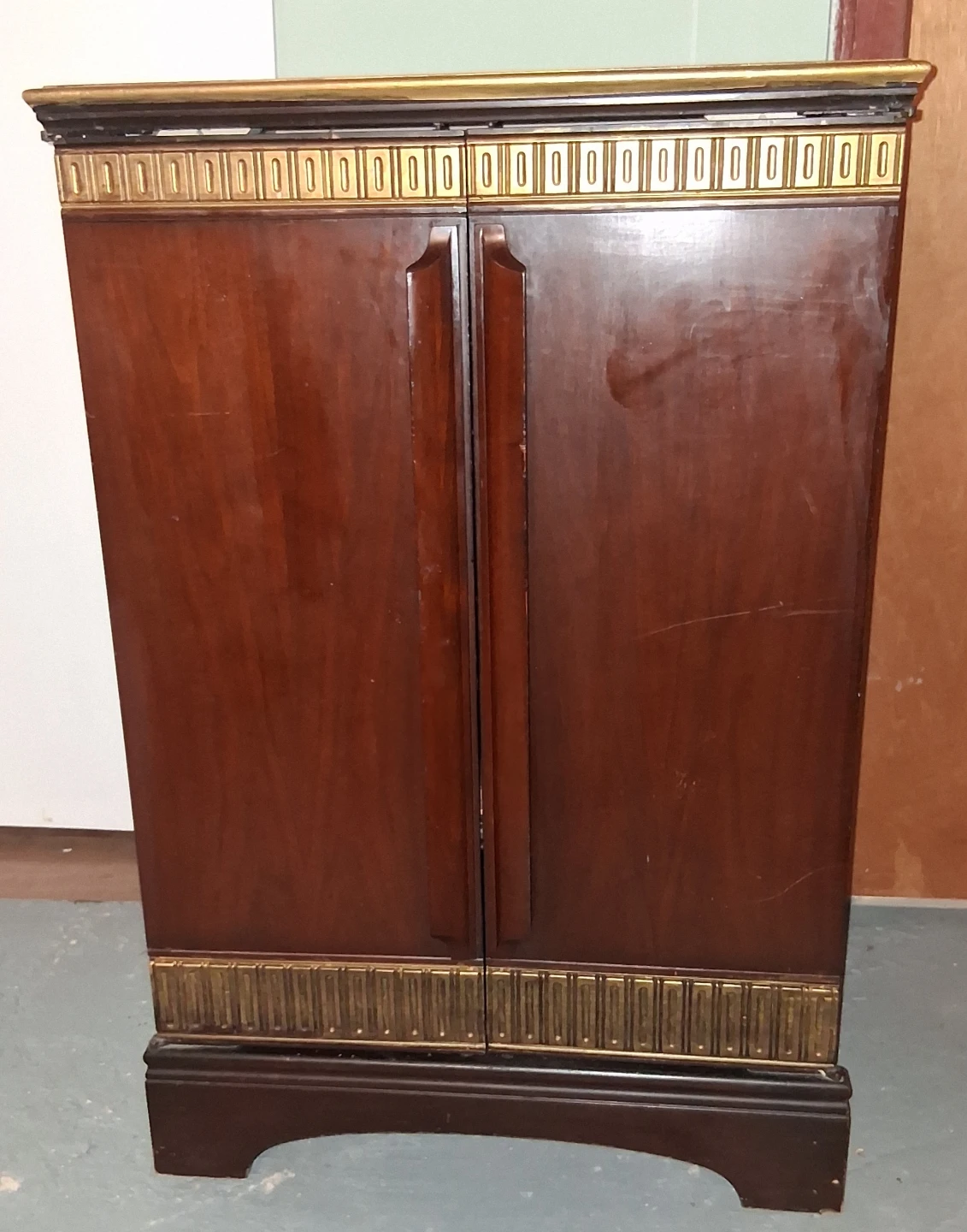 Vintage bar cart Wooden Cabinet with Wine Rack - photo 2