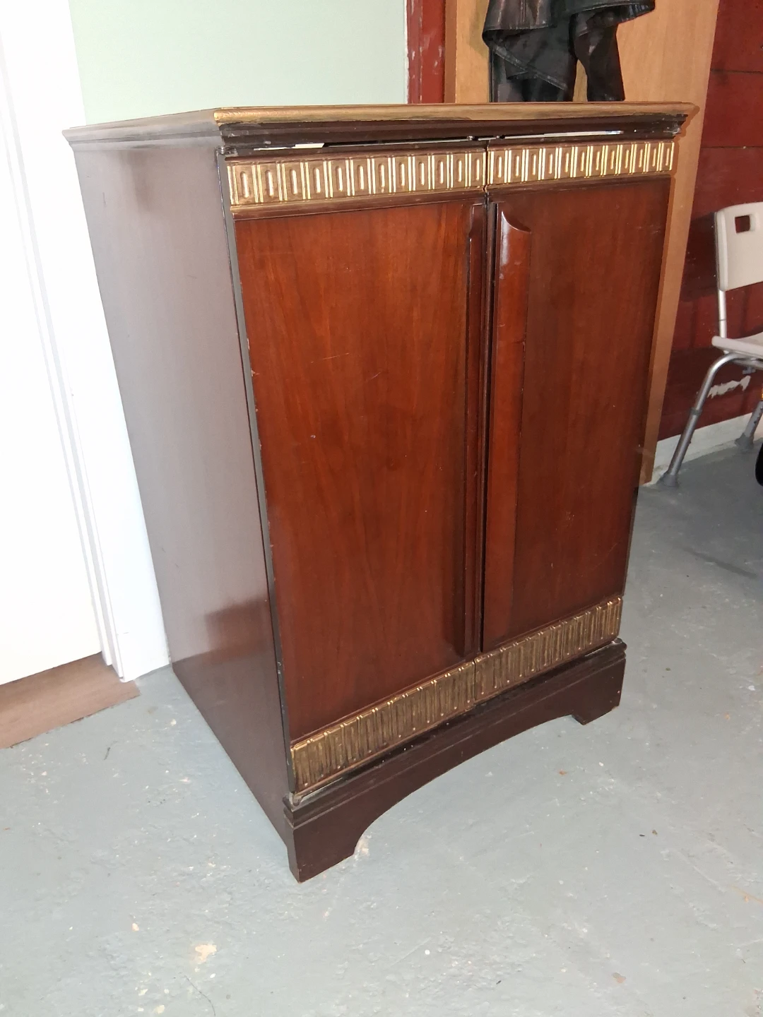 Vintage bar cart Wooden Cabinet with Wine Rack - photo 4