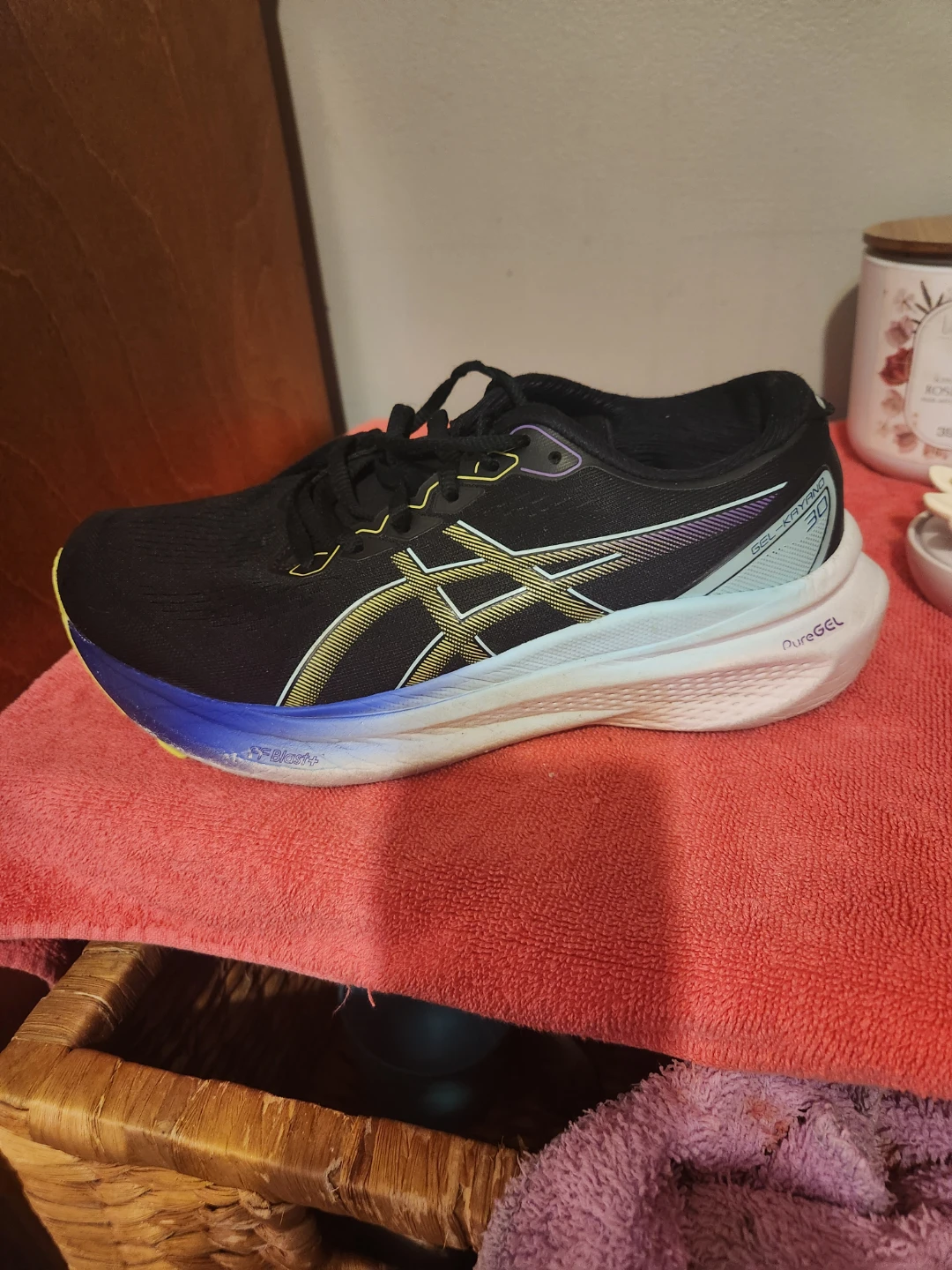 Acsis  womens size 6 - photo 3