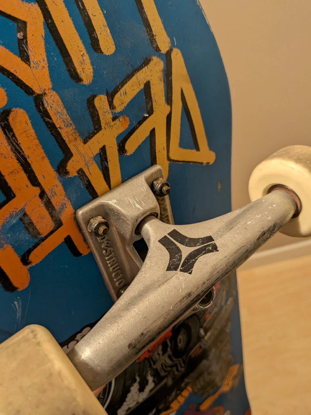 Death wish skate board almost new Destructo trucks - photo 2
