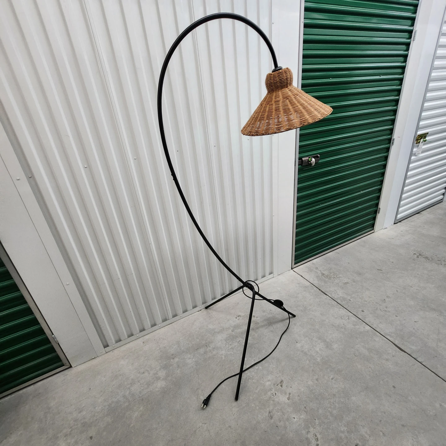 Wicker Arc Floor Lamp
