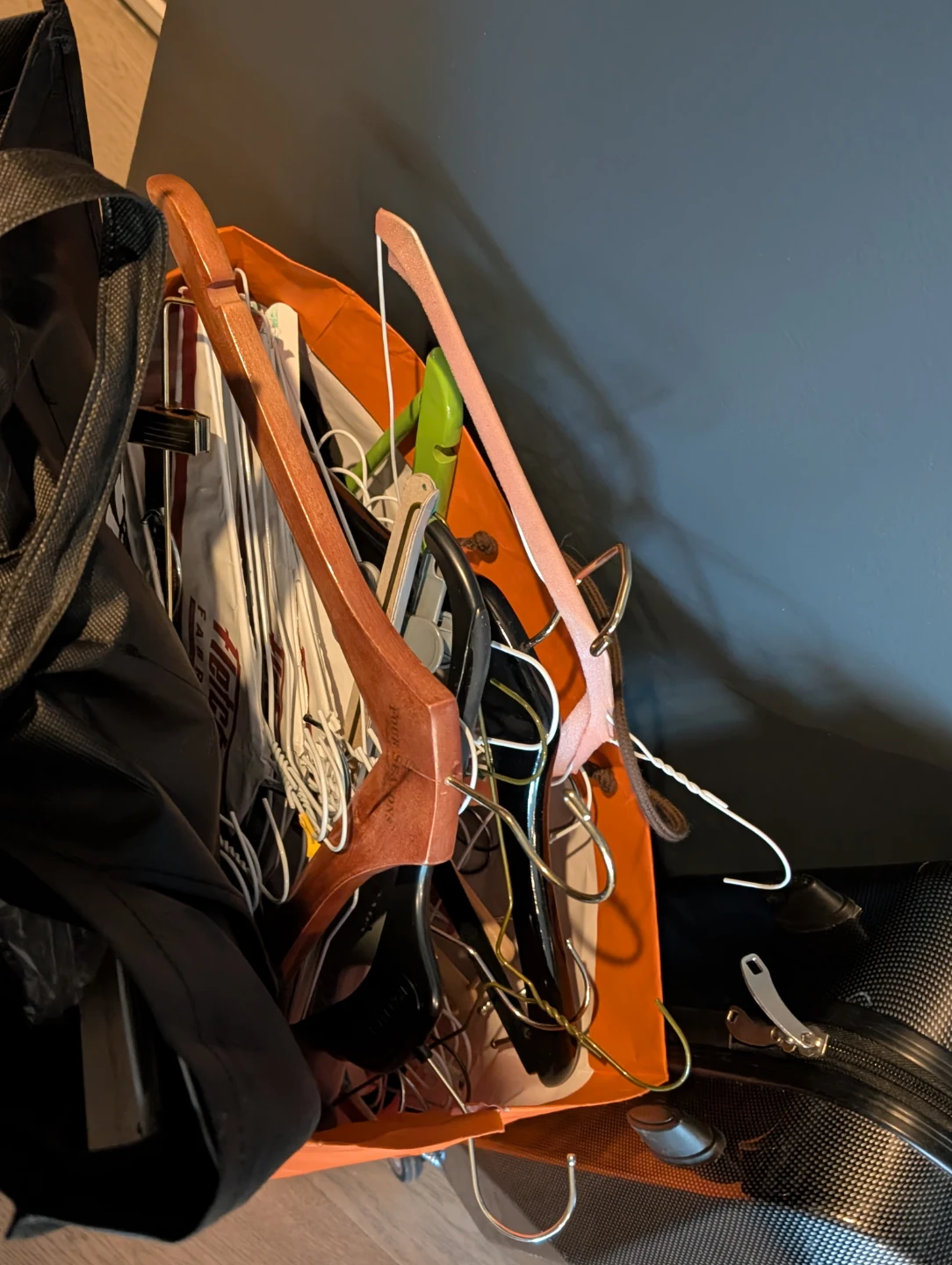 Hermès Orange Shopping Bag with Assorted Hangers - photo 2