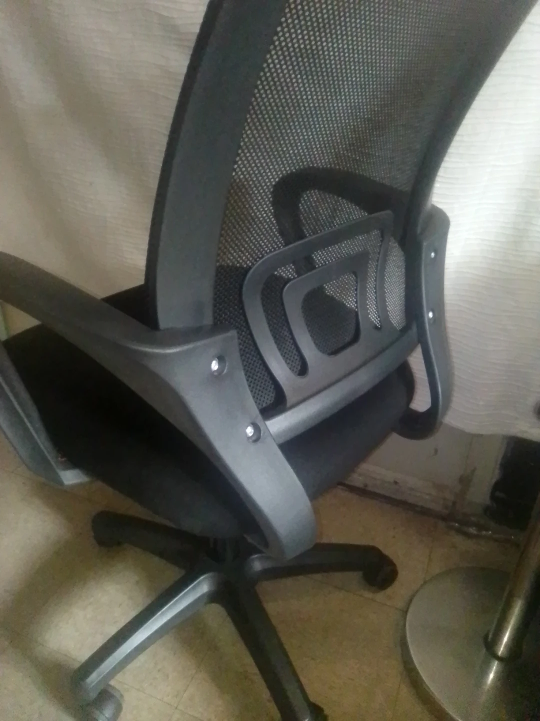 Black Mesh Office Chair - photo 3