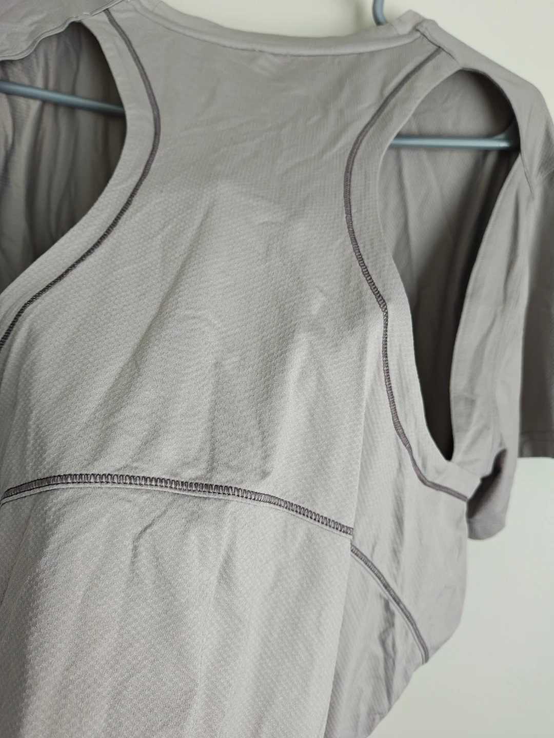 Lululemon Barry's Vancouver T-Shirt - photo 2