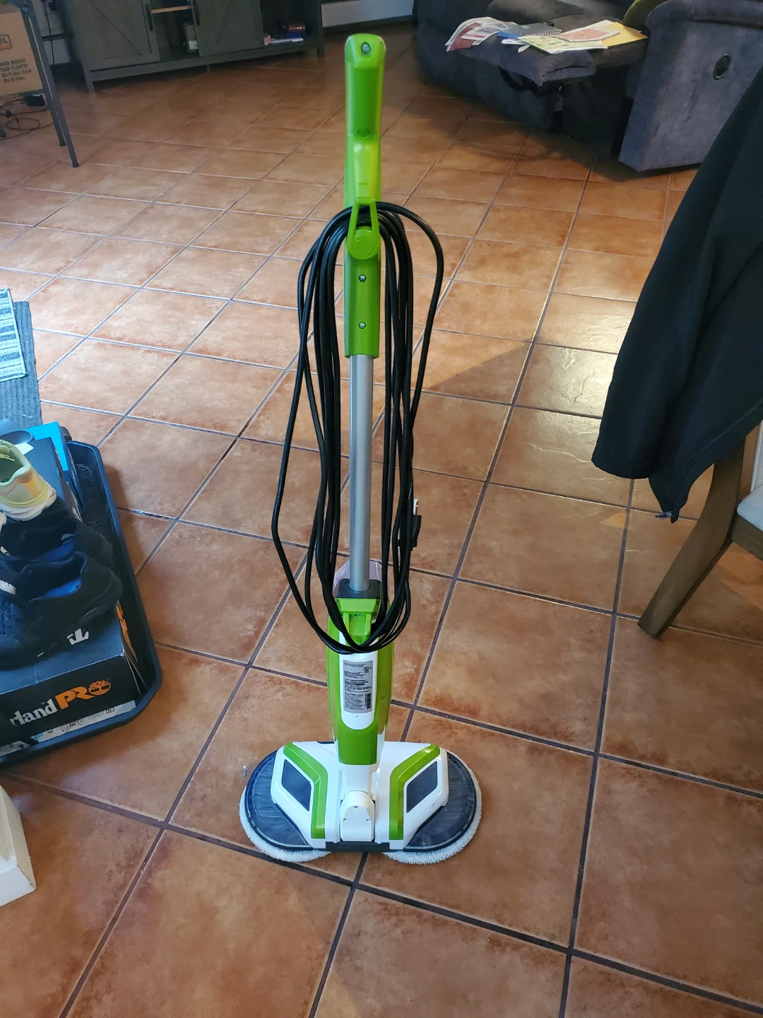 Spinwave powered hardfloor mop