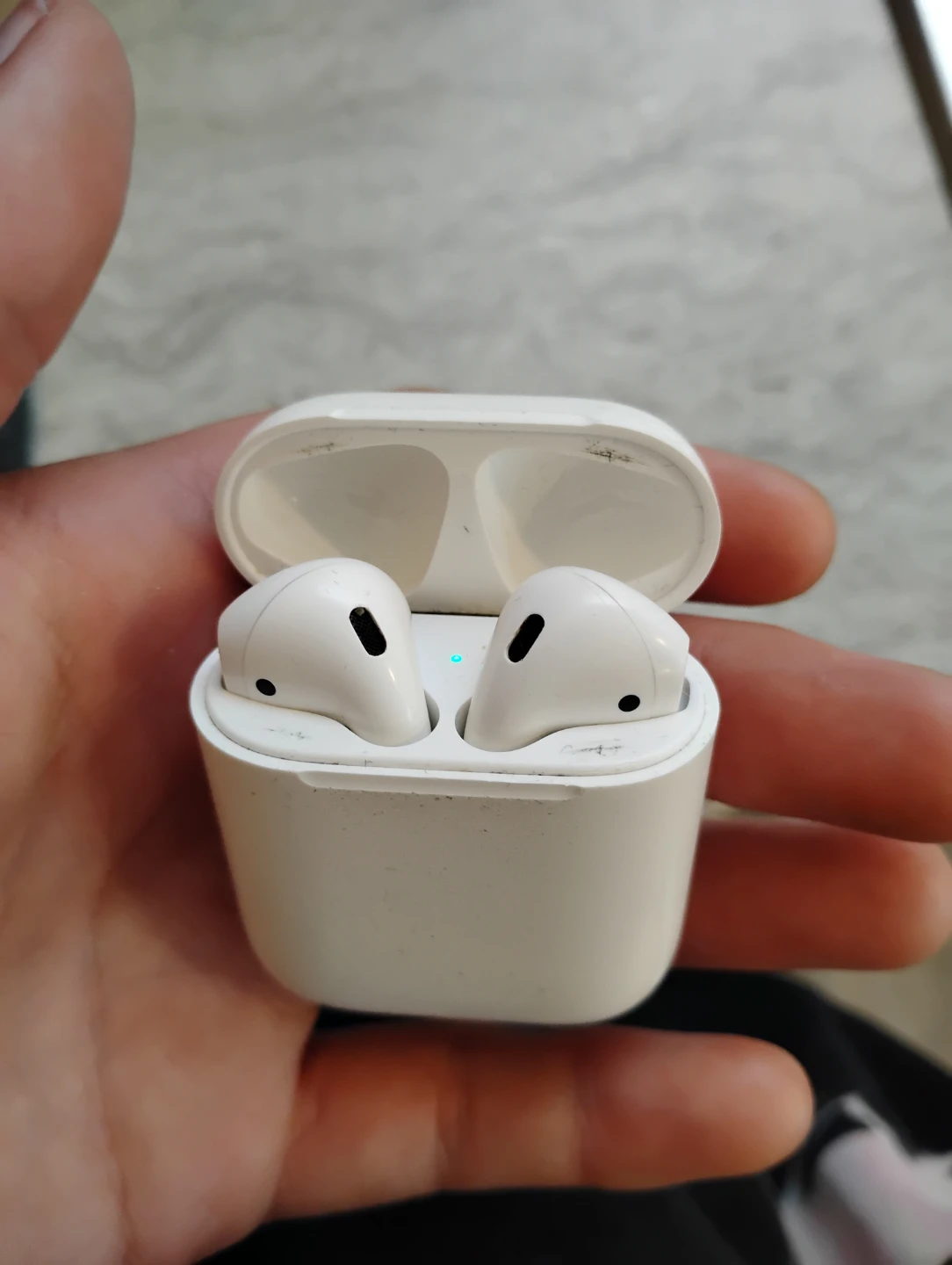 Apple Airpods with charging case