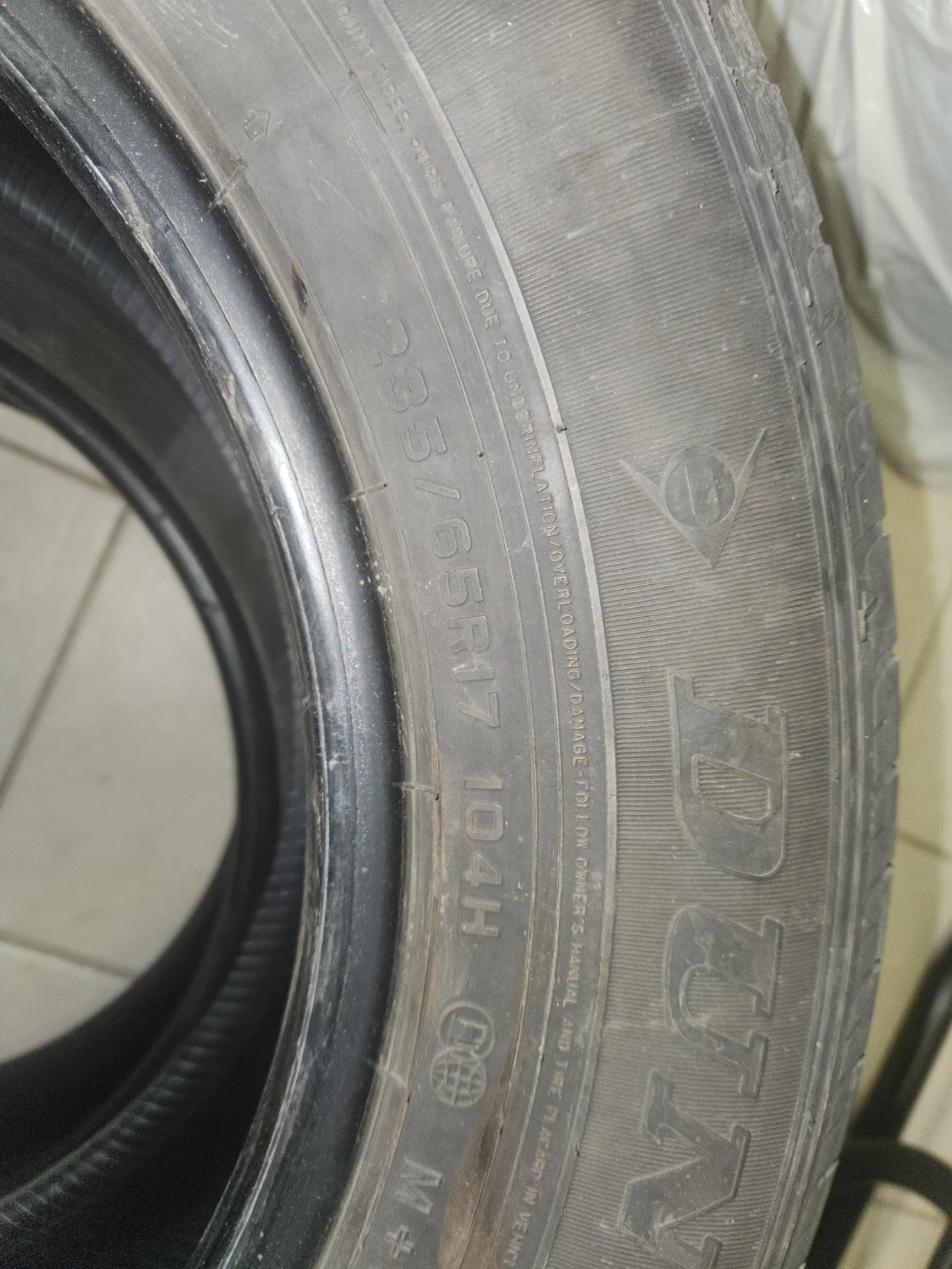 Dunlop 235/65R17 Tires (Set of 4)