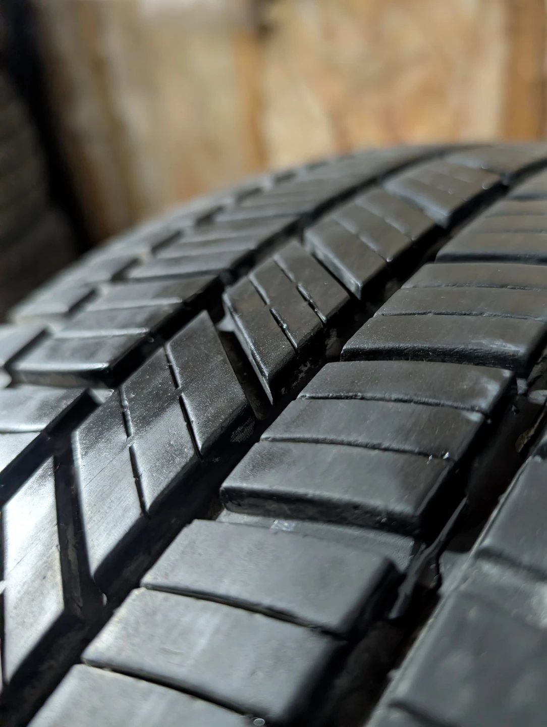 (4)-225/65R17 All Season Tires