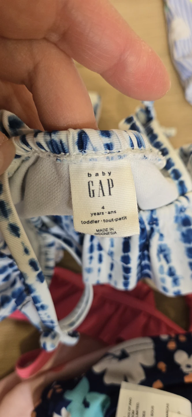 Gap Kids swimsuit set and hooded cover-up - photo 5