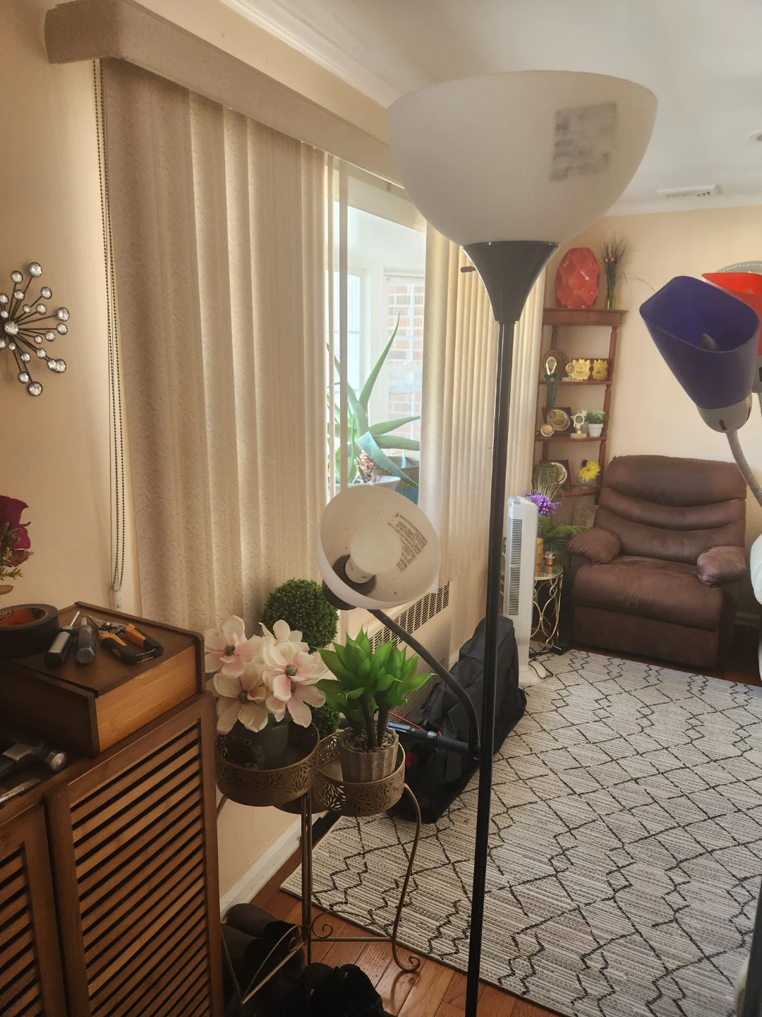 Set of  2 lamps 20$ each Multi-Head Floor Lamp with Colored - photo 5