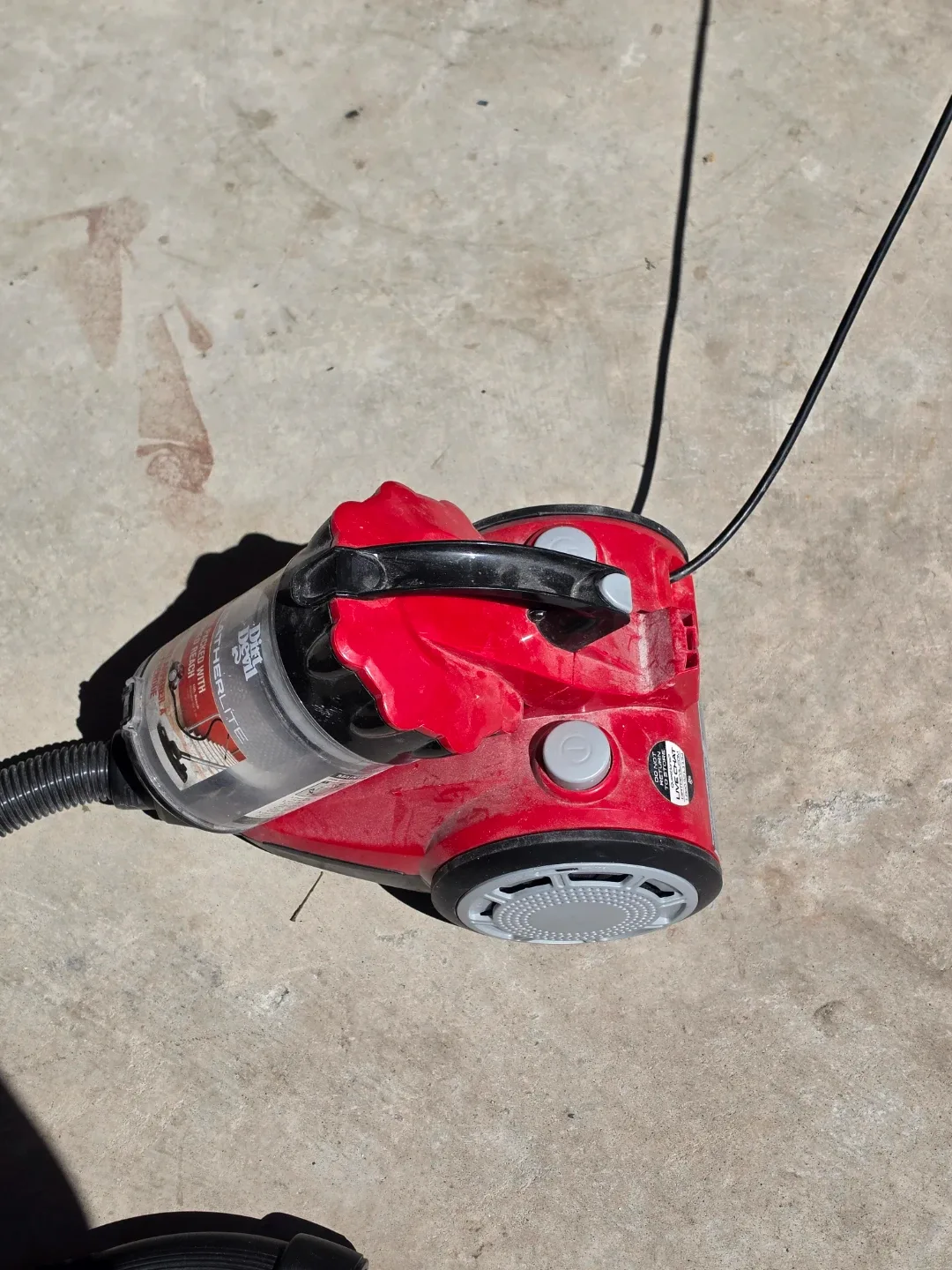 Dirt Devil FeatherLite Vacuum Cleaner - photo 2