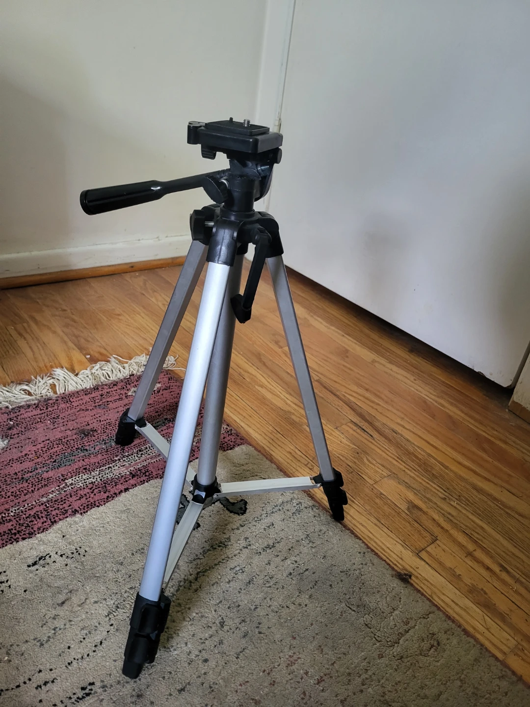 Tripod with Black Carrying Bag