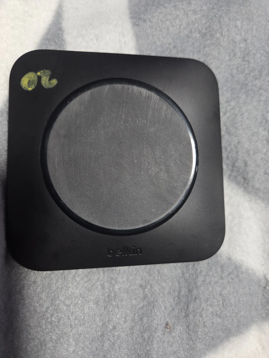 Belkin BoostCharge Pro Universal Wireless Charging Pad - photo 2