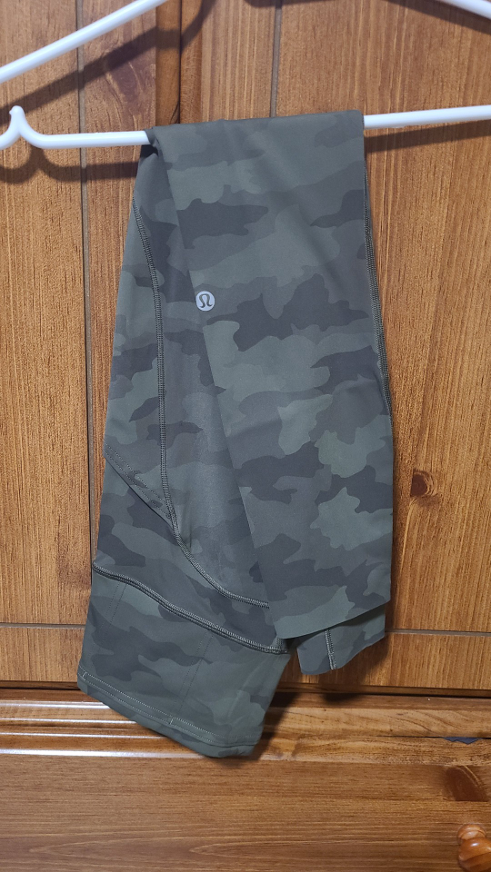 Lululemon Camo Leggings size 4