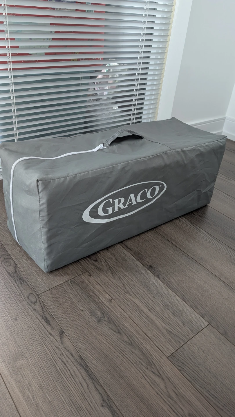 Graco Pack 'n Play Playard w Bassinet