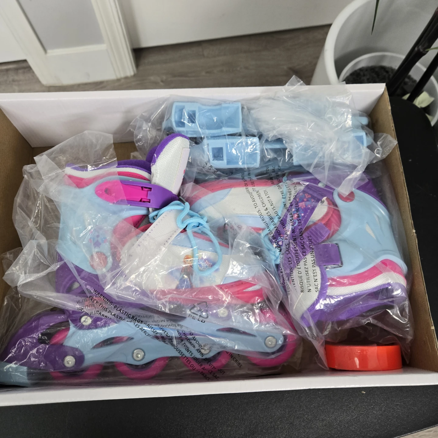 New kids convertible skates rollerblades frozen - photo 3