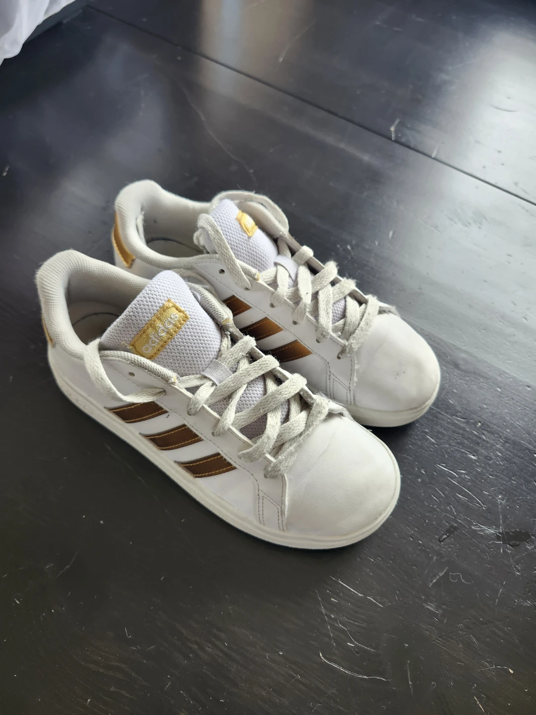 Adidas Grand Court Shoes - White/Gold - Size 2 kids sneakers