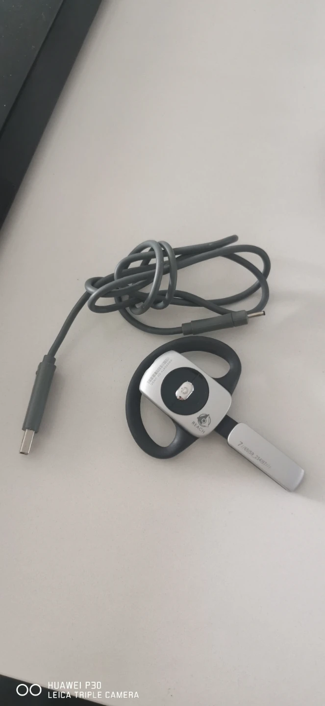 Xbox 360 Wireless Headset (NOT WORKING, DISPLAY OR REPAIR)