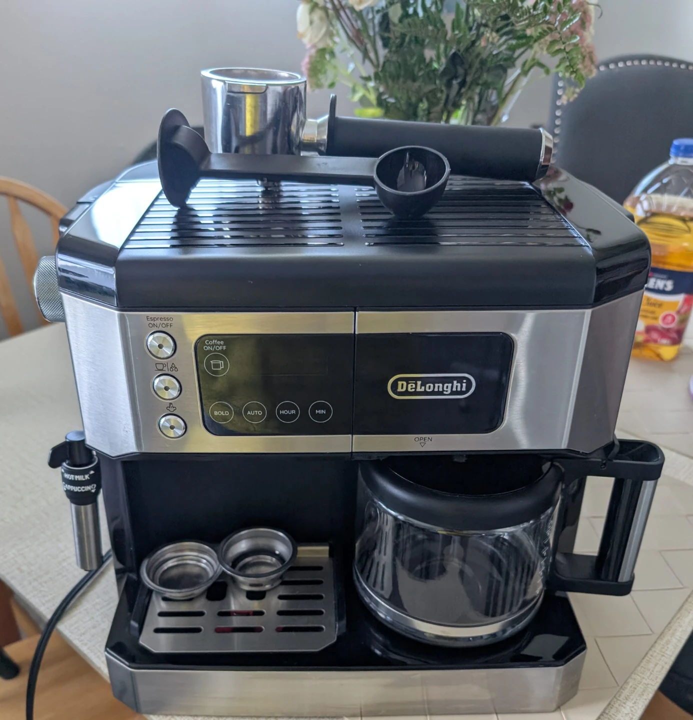 DeLonghi Espresso and Coffee Machine