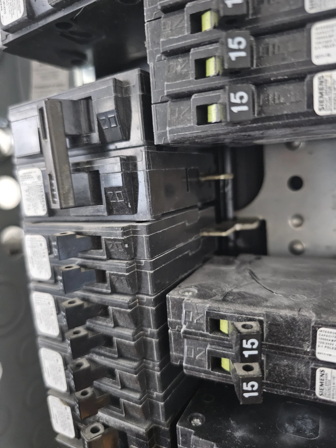 🔥🔥🔥Siemens 100A Electrical Panel - Loaded with $300+ in Breakers - photo 2