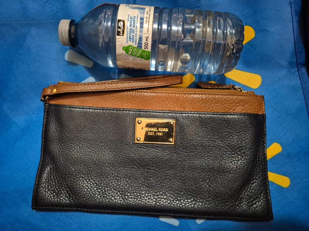 Michael Kors Leather Wristlet Clutch - Black & Brown - photo 2