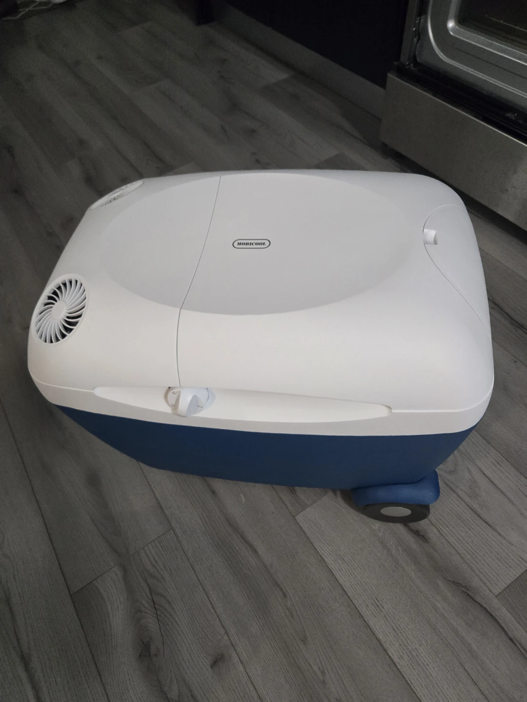 Mobicool Electric Cooler/Warmer - photo 3