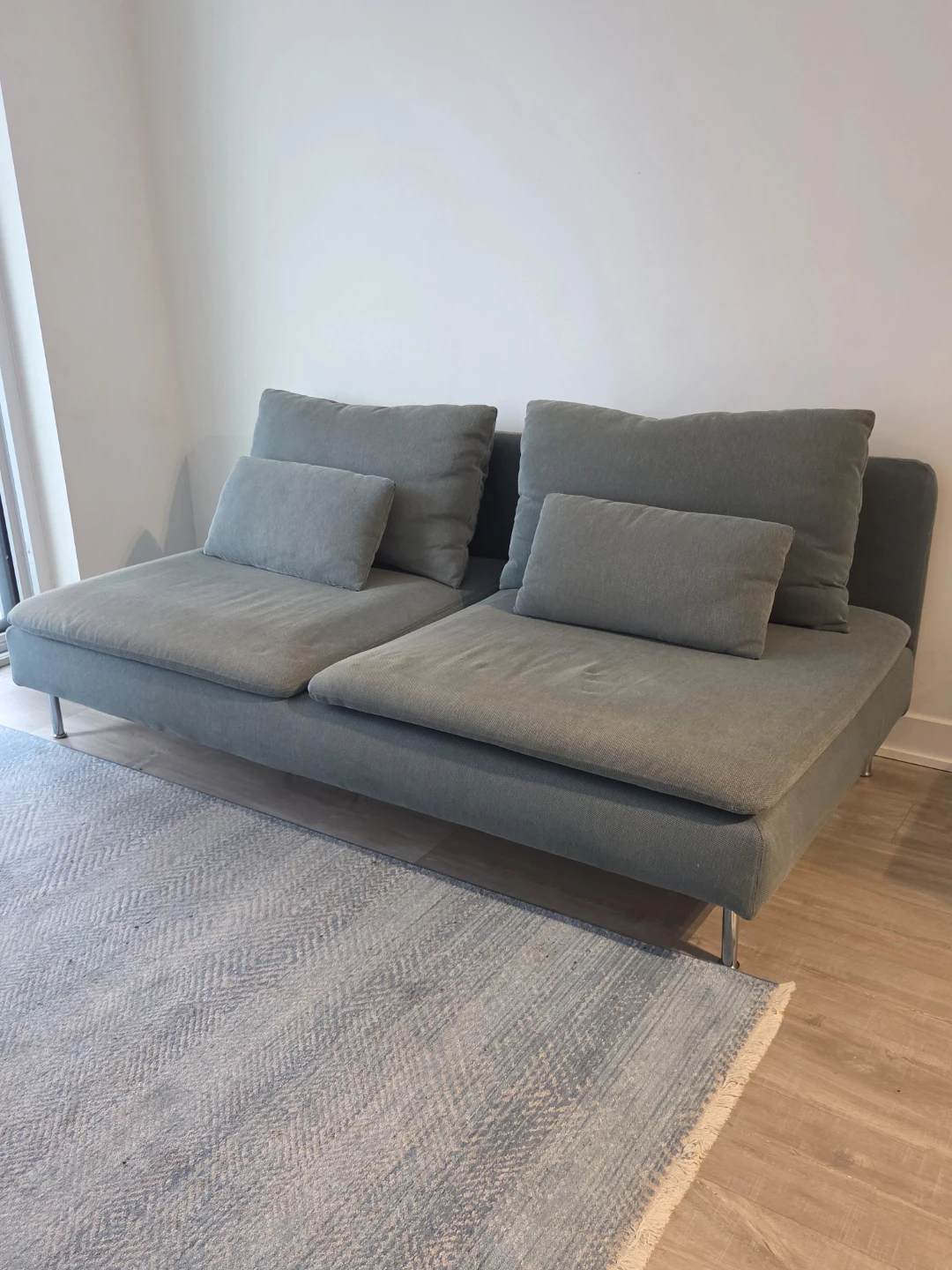 IKEA SÖDERHAMN sofa with Pillows