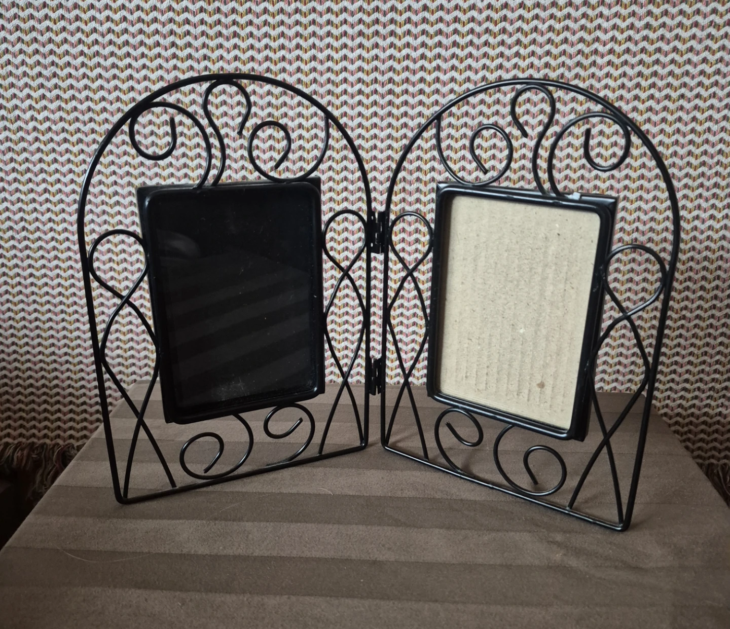 Black Metal Double Picture Frame