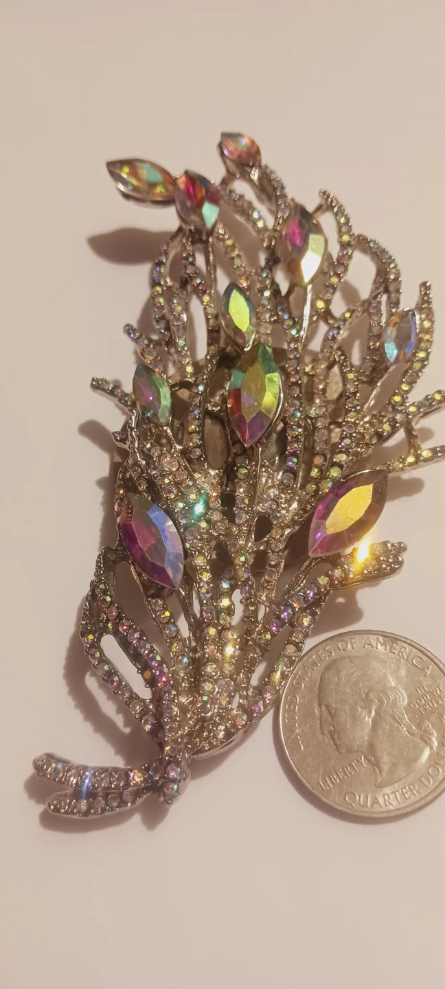 Beautiful Large Sparkling Rhinestone Flower Brooch - photo 2