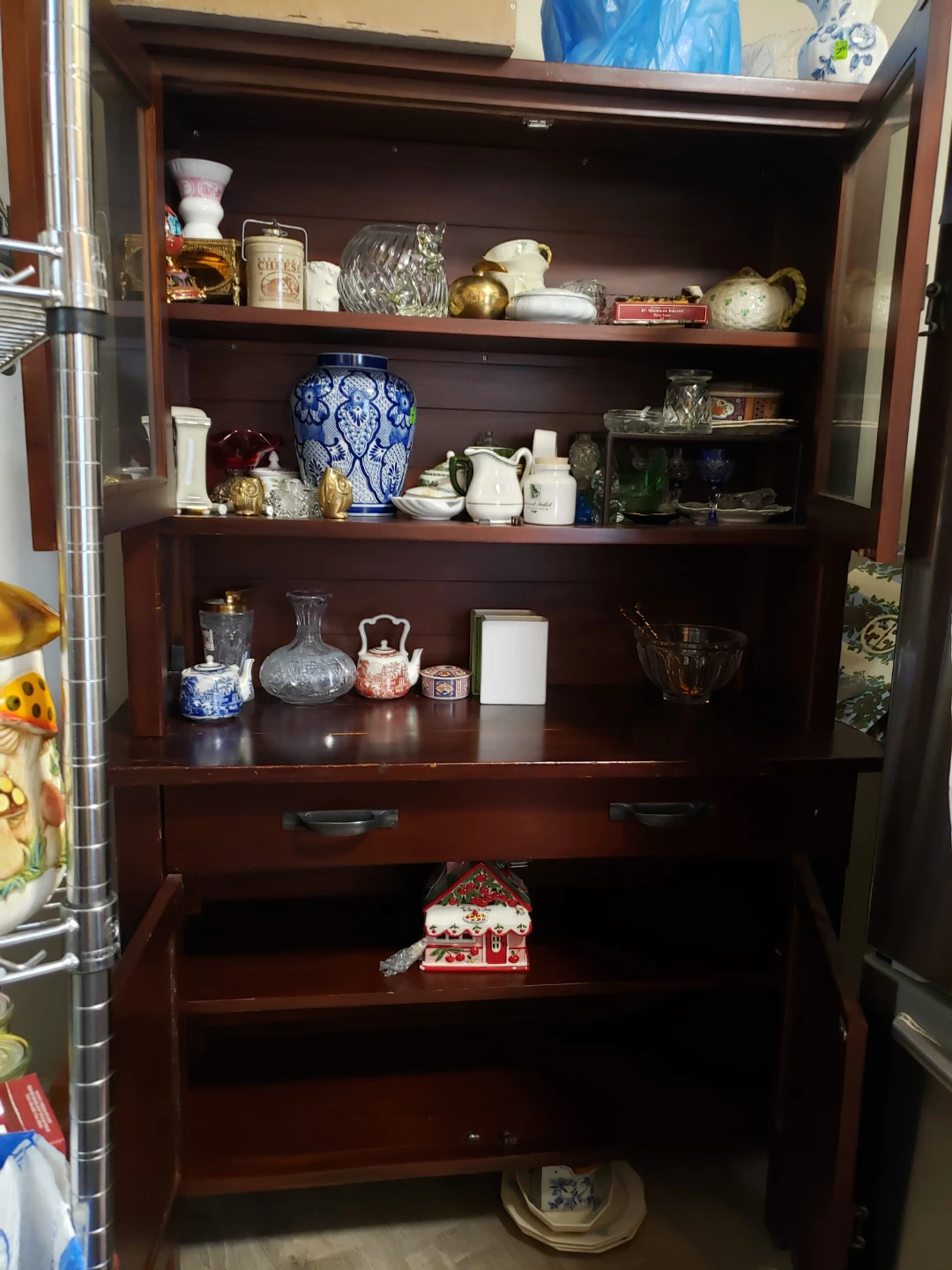 Crate & Barrel Buffet Hutch 2 piece - photo 2