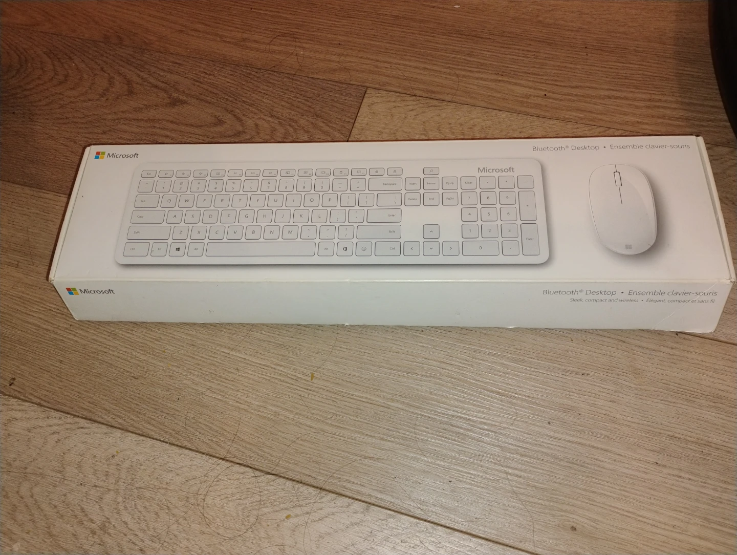 Microsoft Bluetooth Desktop Keyboard and Mouse Set