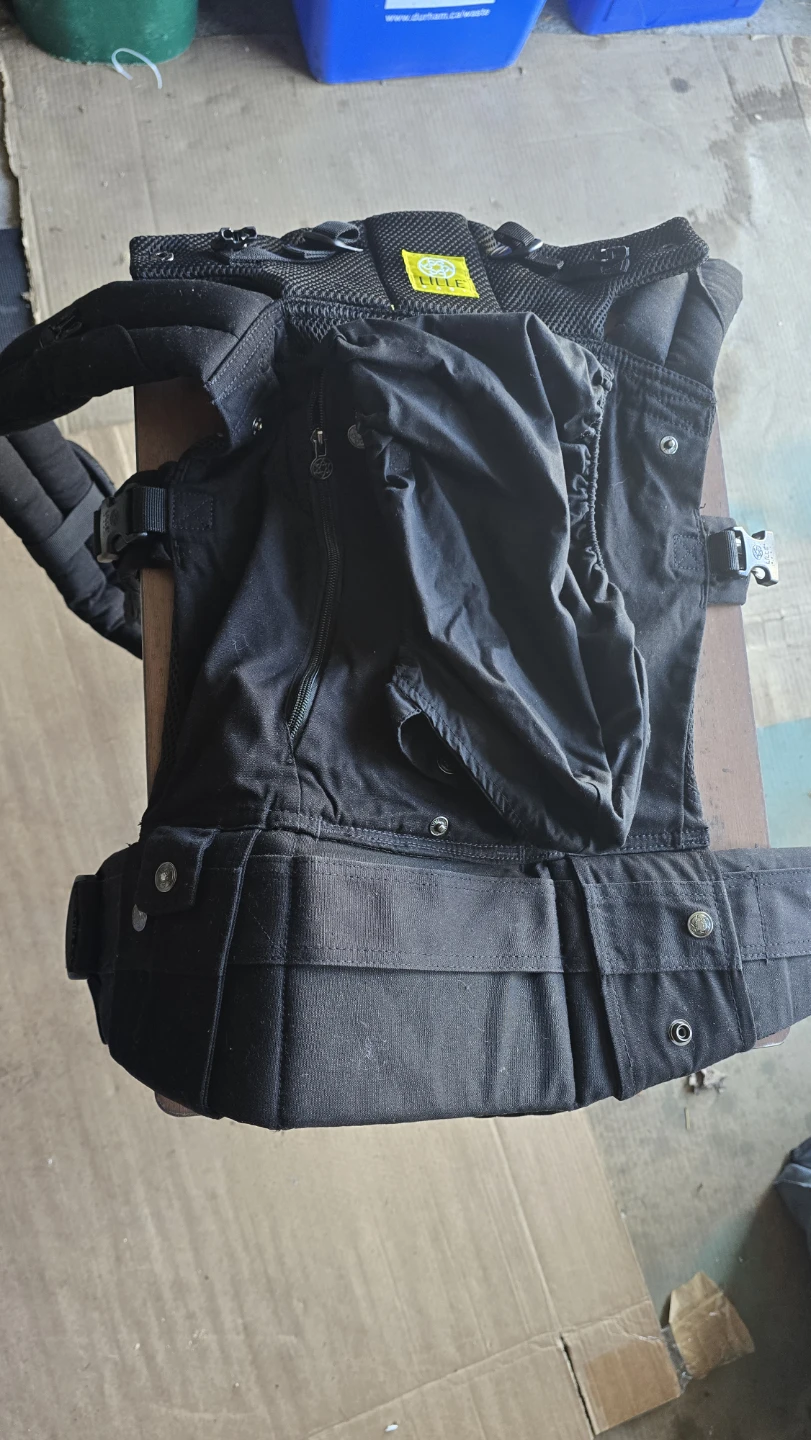 Lillebaby Black Baby Carrier