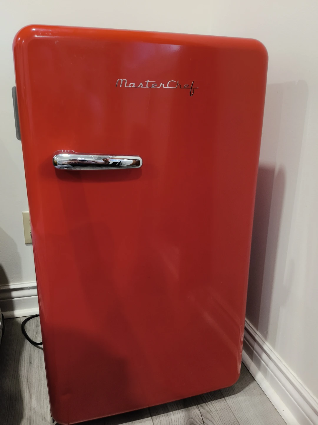 MasterChef Retro Mini Fridge - Red