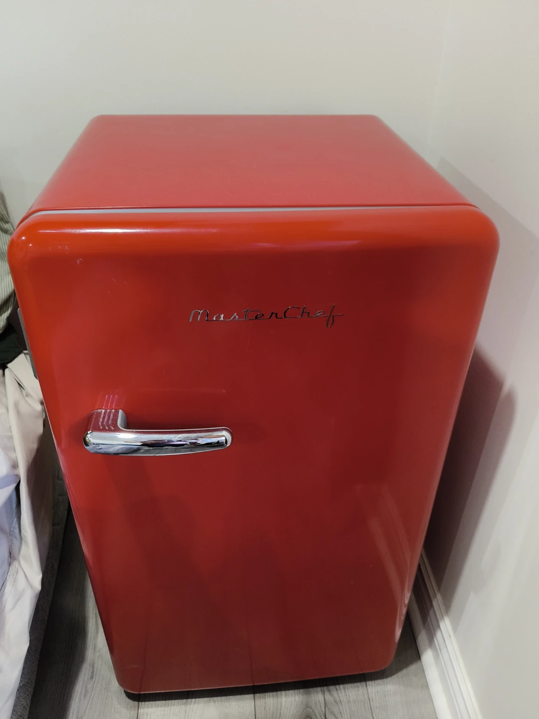 MasterChef Retro Mini Fridge - Red - photo 2