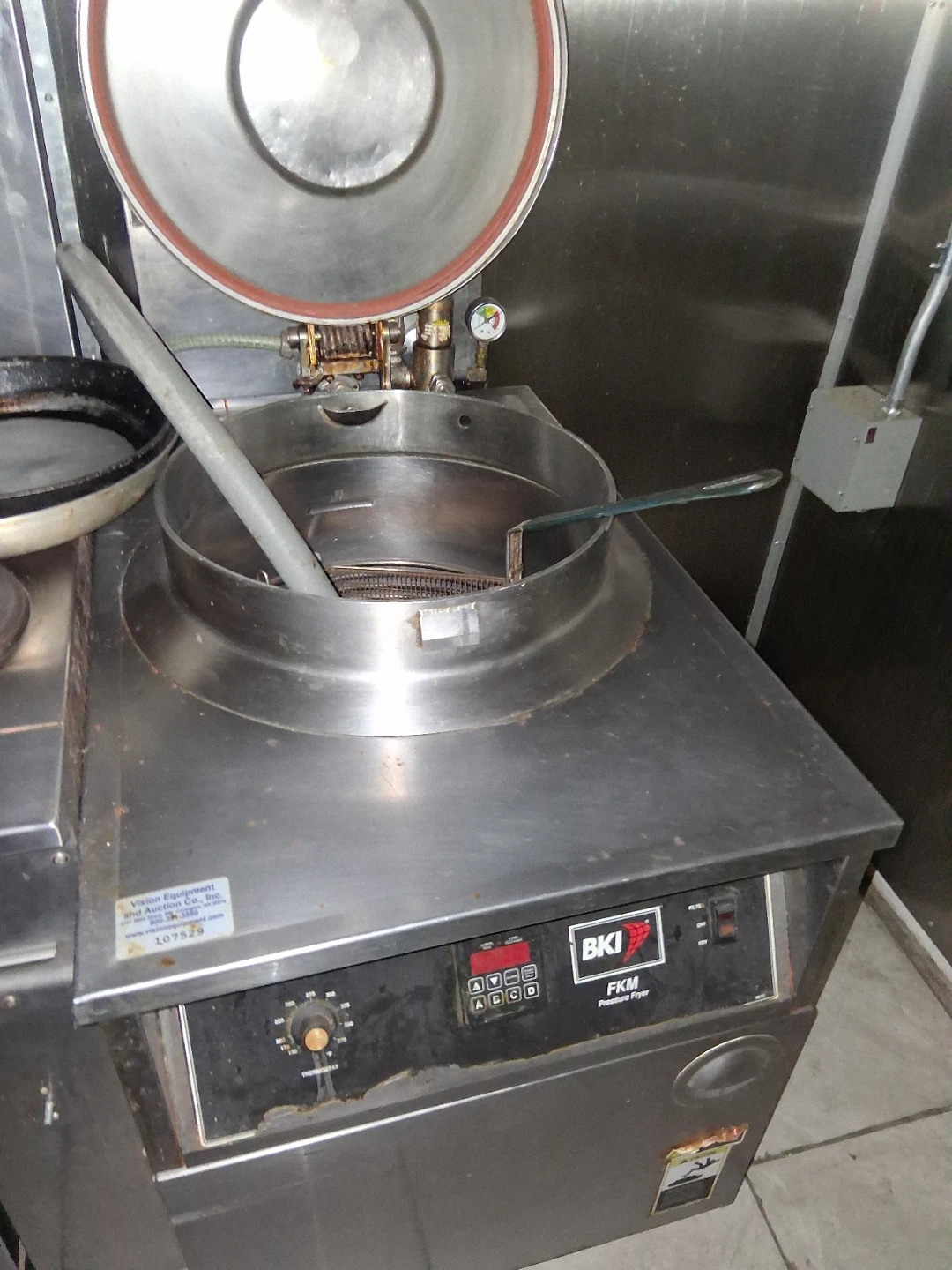 Pressure Fryer Electric - photo 3