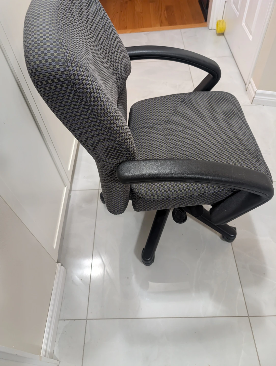 Office Chair - photo 2