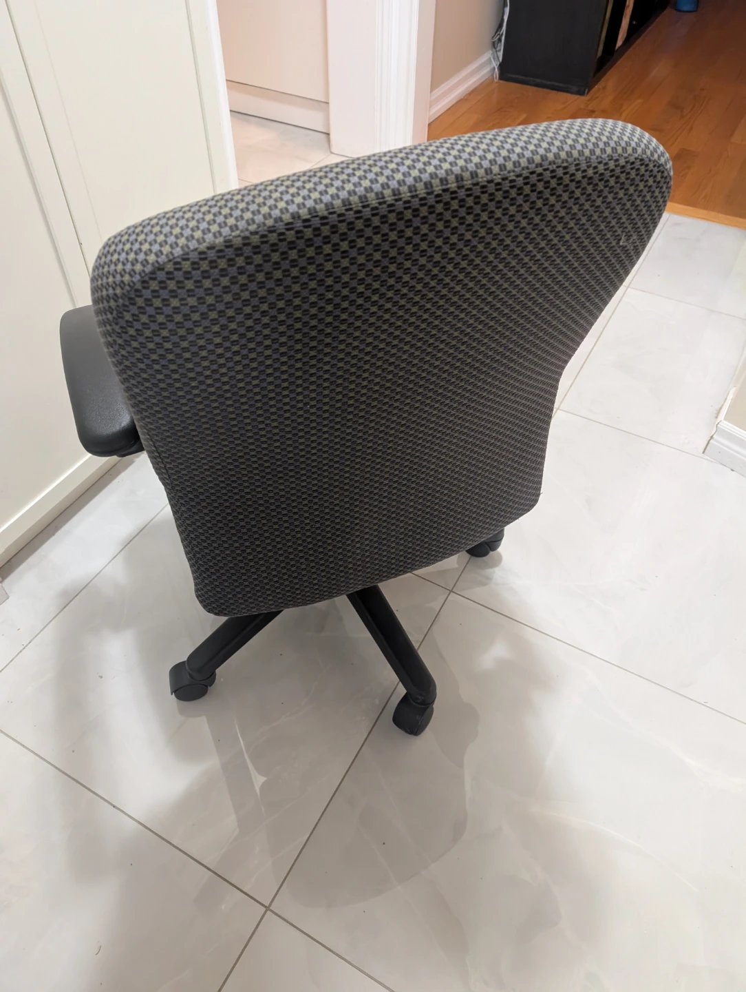 Office Chair - photo 3