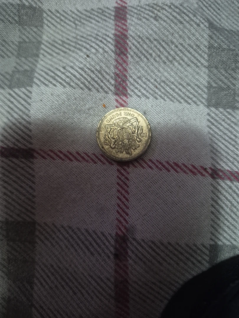 Rare 1983 frisrt edition British pound - photo 3