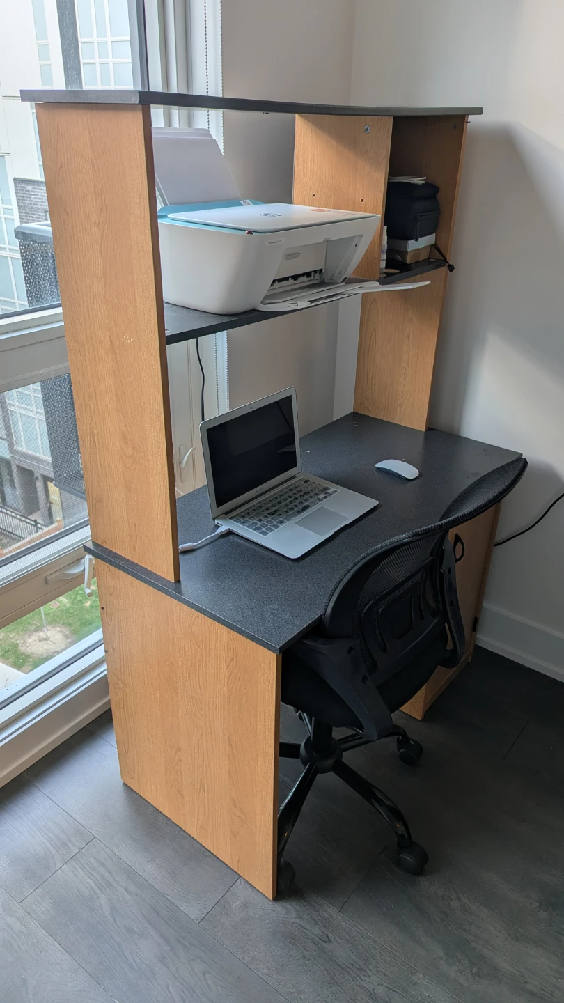 Compact Computer Desk with Hutch