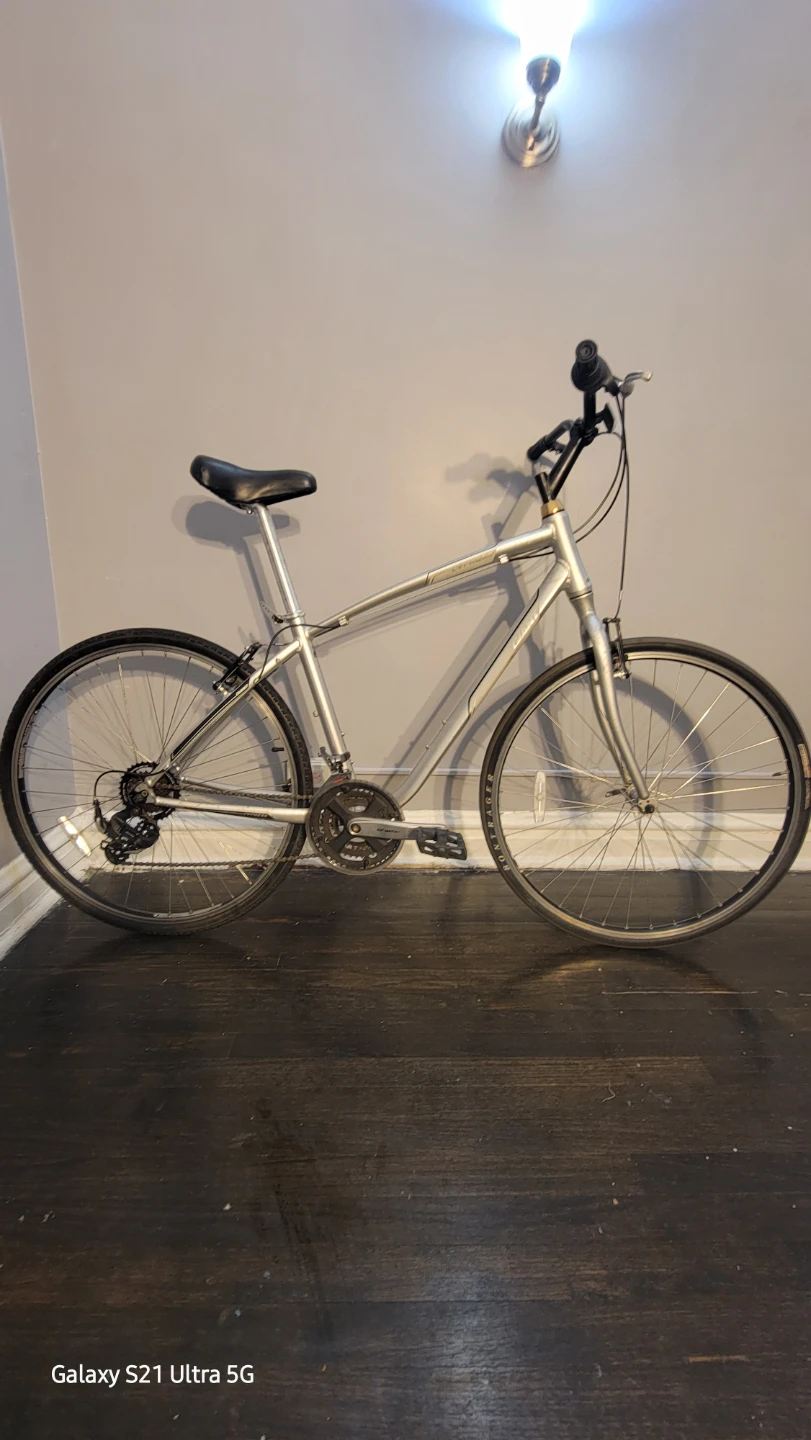 Giant Cypress Hybrid Bicycle