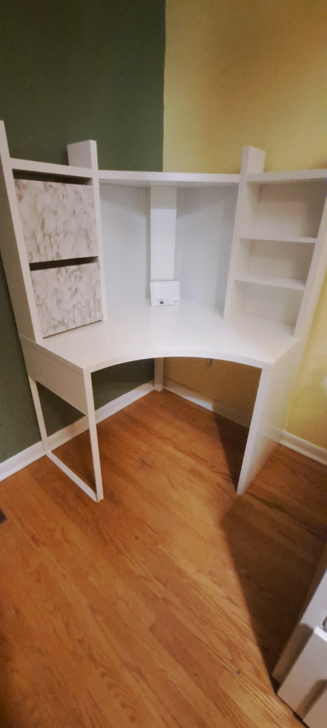 White corner desk with marble accent drawers - photo 3