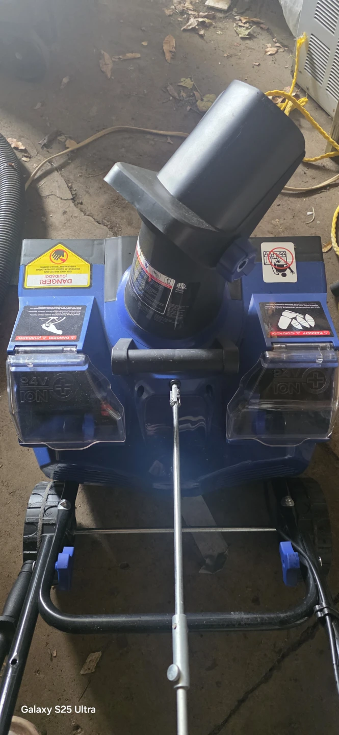 Blue Snow Joe Electric Snow Thrower - photo 2