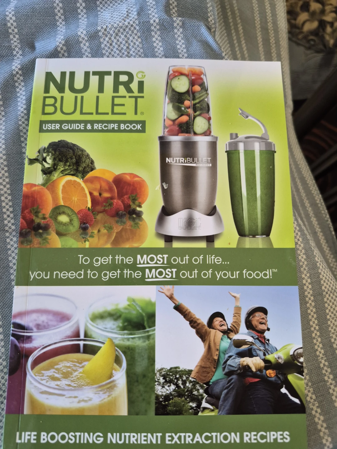 NutriBullet 900 Series Blender with Accessories and Recipe Books - photo 5